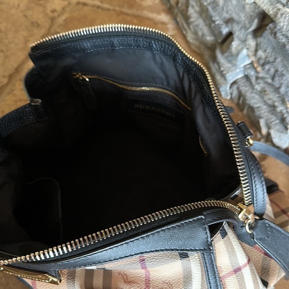 Burberry Authentic Women’s Bag/Purse - Picture 8 of 9